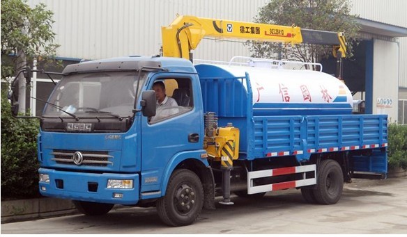 東風(fēng)灑水車圖片