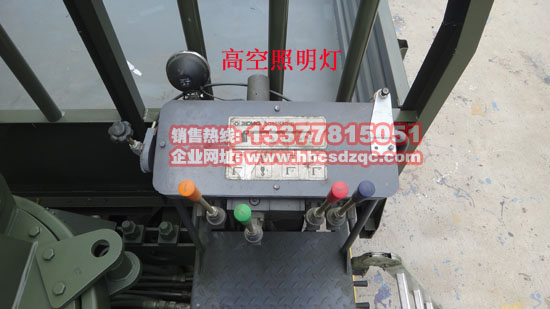 雙聯泵吊機東風153隨車吊